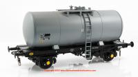 1023 Heljan 35 Ton B Tank TSV number 48623 - ICI Molasses Red/Grey